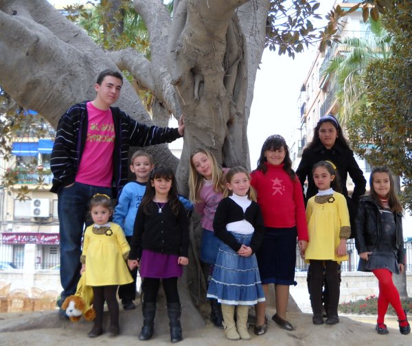 Los infantiles de la comisión Carolinas Altas, de visita programada por la Federación de Fogueres al Museo Arqueológico de Alicante.