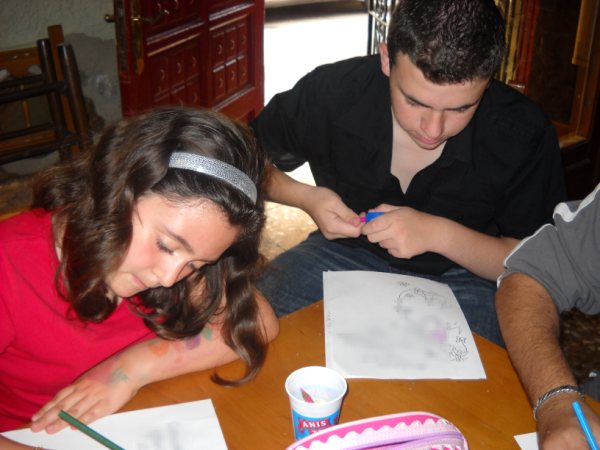 Taller de manualidades y dibujo de la Hoguera Carolinas Altas