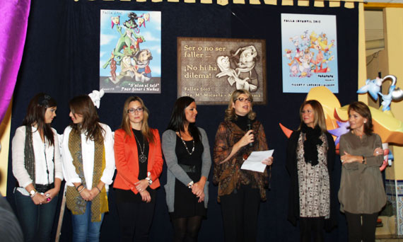 Falla Sta. Mª Micaela - Martí l'Humà - Adhesión Falleras Mayores de Valencia a 'Estic En els Desamparats'