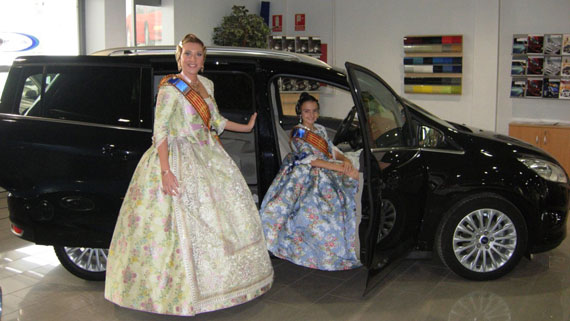 Inma García e Irene Andreu, sobre ruedas: las Falleras Mayores de Torrente 2012 visitan Vedat Mediterráneo Inma García e Irene Andreu, sobre ruedas: las Falleras Mayores de Torrente 2012 visitan Vedat Mediterráneo