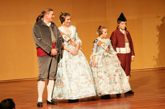 La falla Borrull – Socors celebró el pasado 12 de noviembre la presentación de sus Falleras Mayores La falla Borrull – Socors celebró el pasado 12 de noviembre la presentación de sus Falleras Mayores