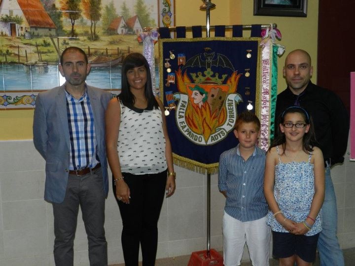 Firma contratos Falla Antoni Pardo de Torrent